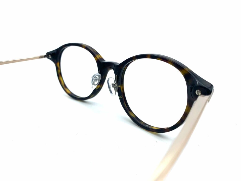 Kunststoffbrille Brillenreparatur Seitenstege